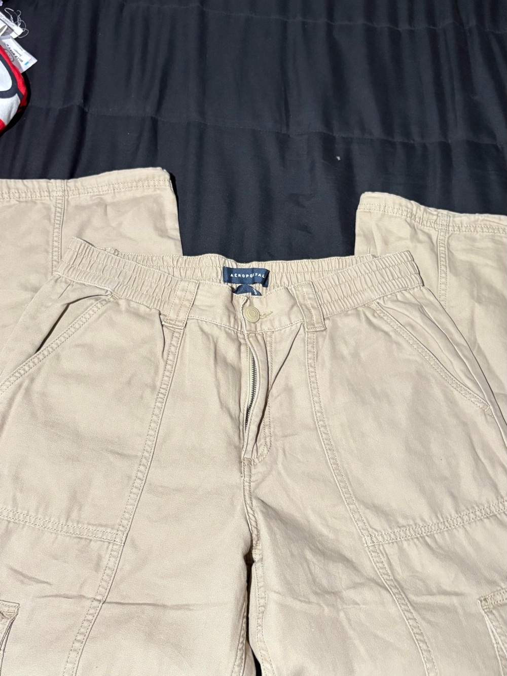 Aeropostale Men’s Beige Cargo Shorts with Elastic Waist